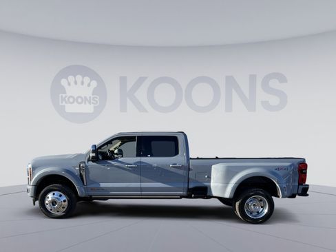 Used 2025 Ford F450 Platinum w/ Platinum Plus Package image 2