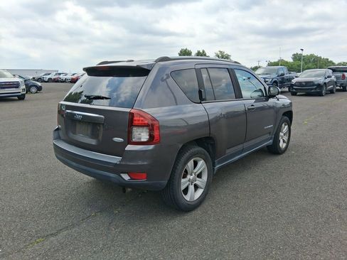 Used 2015 Jeep Compass Latitude AWD/4WD image 4