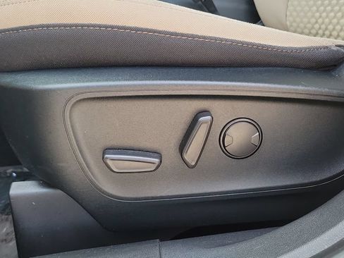 Used 2020 Ford Escape SE FWD image 16
