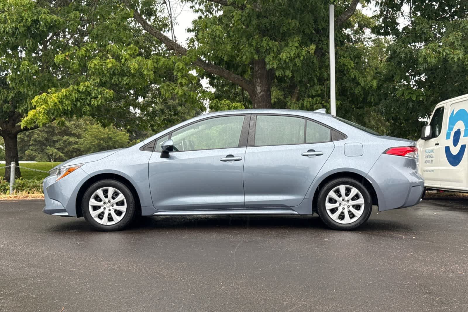 Used 2021 Toyota Corolla LE FWD image 5