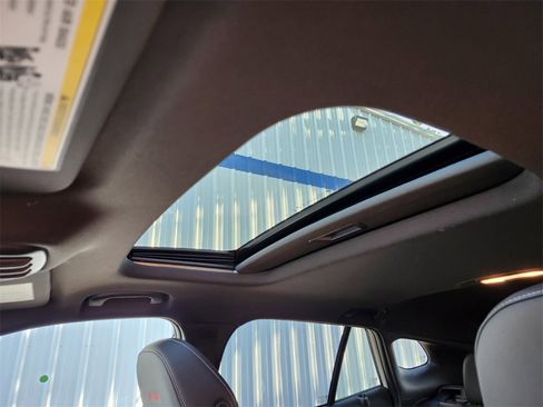 New 2026 Chevrolet Trax RS w/ Sunroof Package image 18