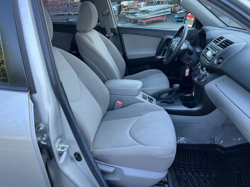 Used 2012 Toyota RAV4 4WD w/ Upgrade Value Pkg image 19