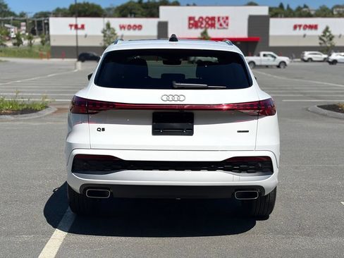 Used 2025 Audi Q5 Premium w/ Convenience Package AWD/4WD image 5