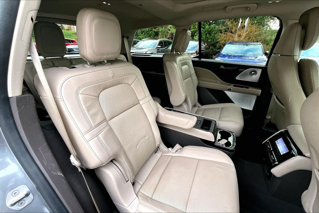 Used 2022 Lincoln Aviator Reserve w/ Equipment Group 201A AWD/4WD image 37