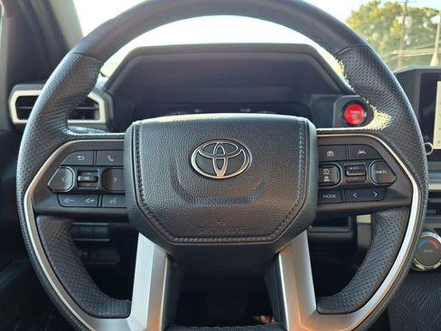 Used 2025 Toyota Tacoma TRD Off-Road image 25