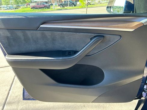 Used 2024 Tesla Model Y Long Range AWD/4WD image 10