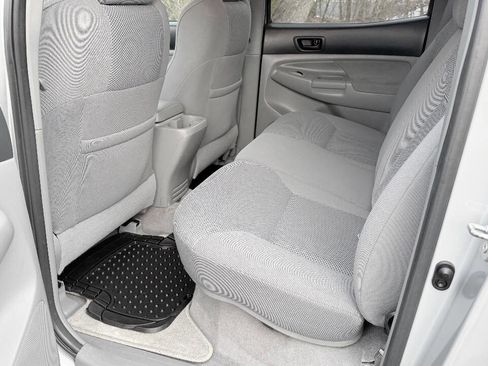 Used 2005 Toyota Tacoma V6 4dr Double Cab 4WD SB image 13