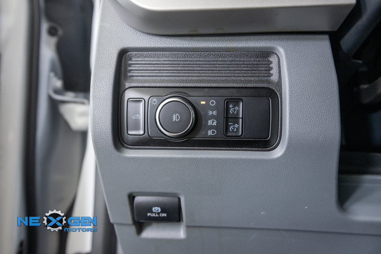 Used 2025 Ford F250 XL w/ XL Chrome Package AWD/4WD image 16