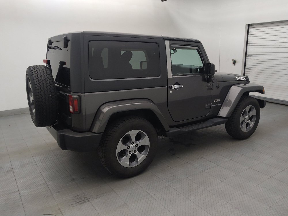 Used 2018 Jeep Wrangler Sahara w/ Connectivity Group AWD/4WD image 10