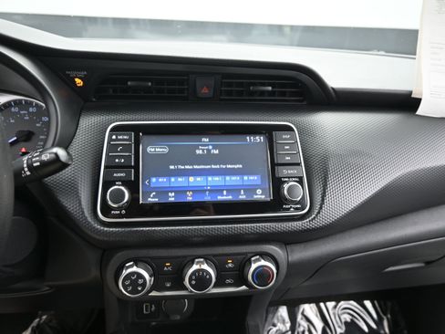 Used 2021 Nissan Kicks S FWD image 18