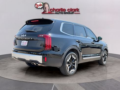 Used 2023 Kia Telluride S w/ S Sunroof Package FWD image 5