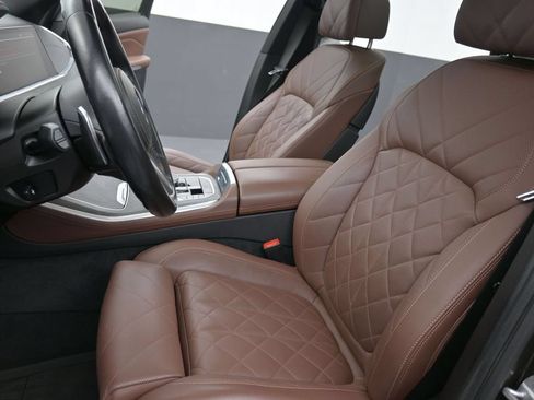 Used 2023 BMW X5 xDrive40i w/ M Sport Package AWD/4WD image 11