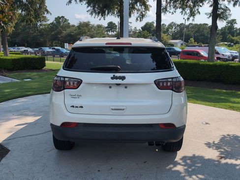 Used 2021 Jeep Compass Latitude AWD/4WD image 9