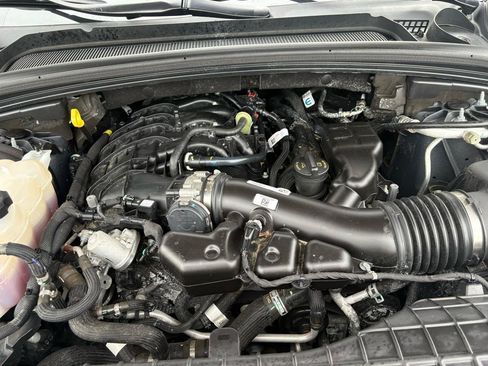 Used 2023 Jeep Grand Cherokee Laredo AWD/4WD image 62