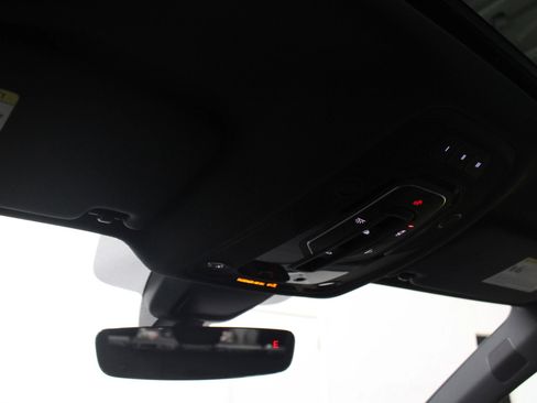 Used 2018 Audi SQ5 Premium Plus w/ Navigation Package image 25