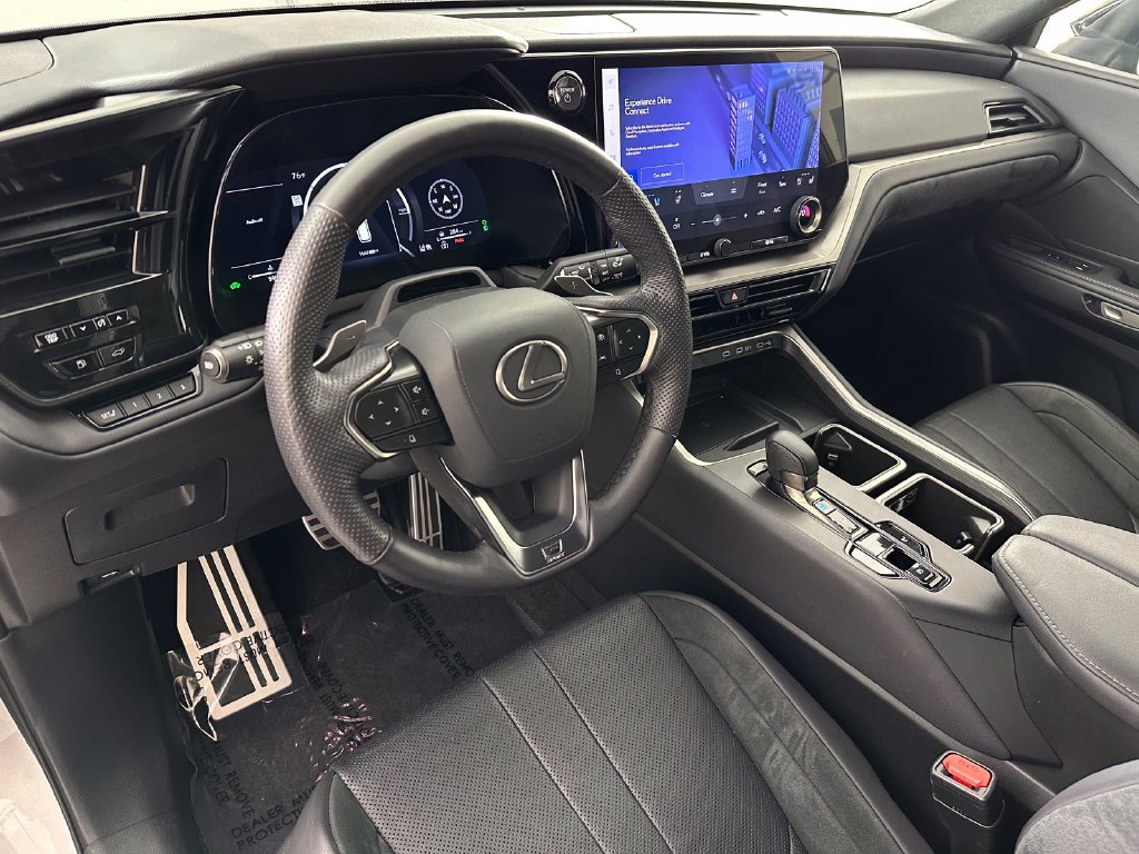 Used 2024 Lexus TX 500h AWD w/ Technology Package image 17