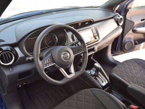 Used 2018 Nissan Kicks SV FWD image 41