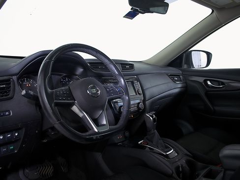 Used 2019 Nissan Rogue SV w/ Sun & Sound Touring Package AWD/4WD image 14