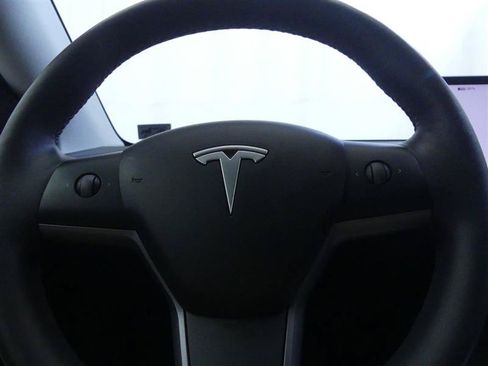 Used 2023 Tesla Model Y Performance AWD/4WD image 19