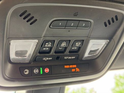 Used 2023 Chevrolet Traverse RS w/ LPO, Floor Liner Package AWD/4WD image 17
