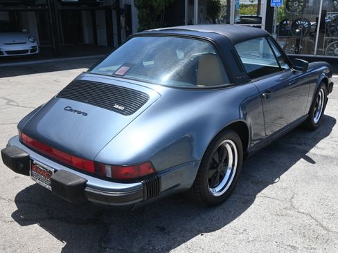 Used 1987 Porsche 911 Carrera RWD image 15