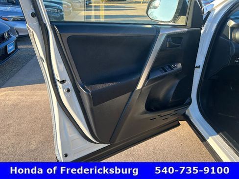 Used 2017 Toyota RAV4 LE image 10