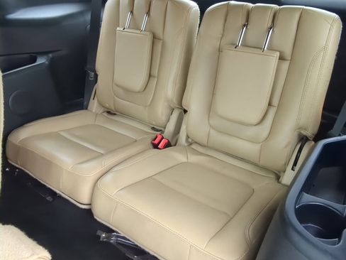 Used 2017 Ford Explorer XLT w/ Equipment Group 202A image 27