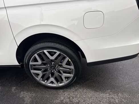 New 2025 Ford Expedition Max Platinum w/ Platinum Ultimate Package AWD/4WD image 7
