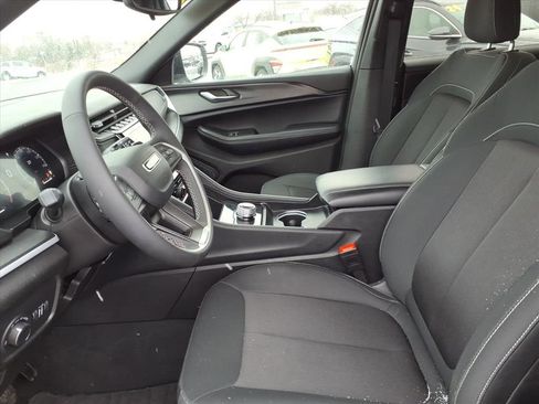 Certified 2025 Jeep Grand Cherokee L Laredo image 10