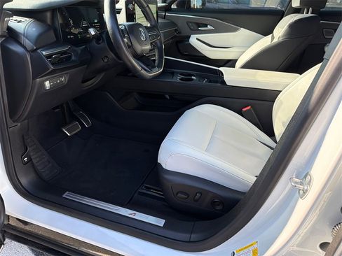 Used 2024 Acura ZDX A-Spec image 9