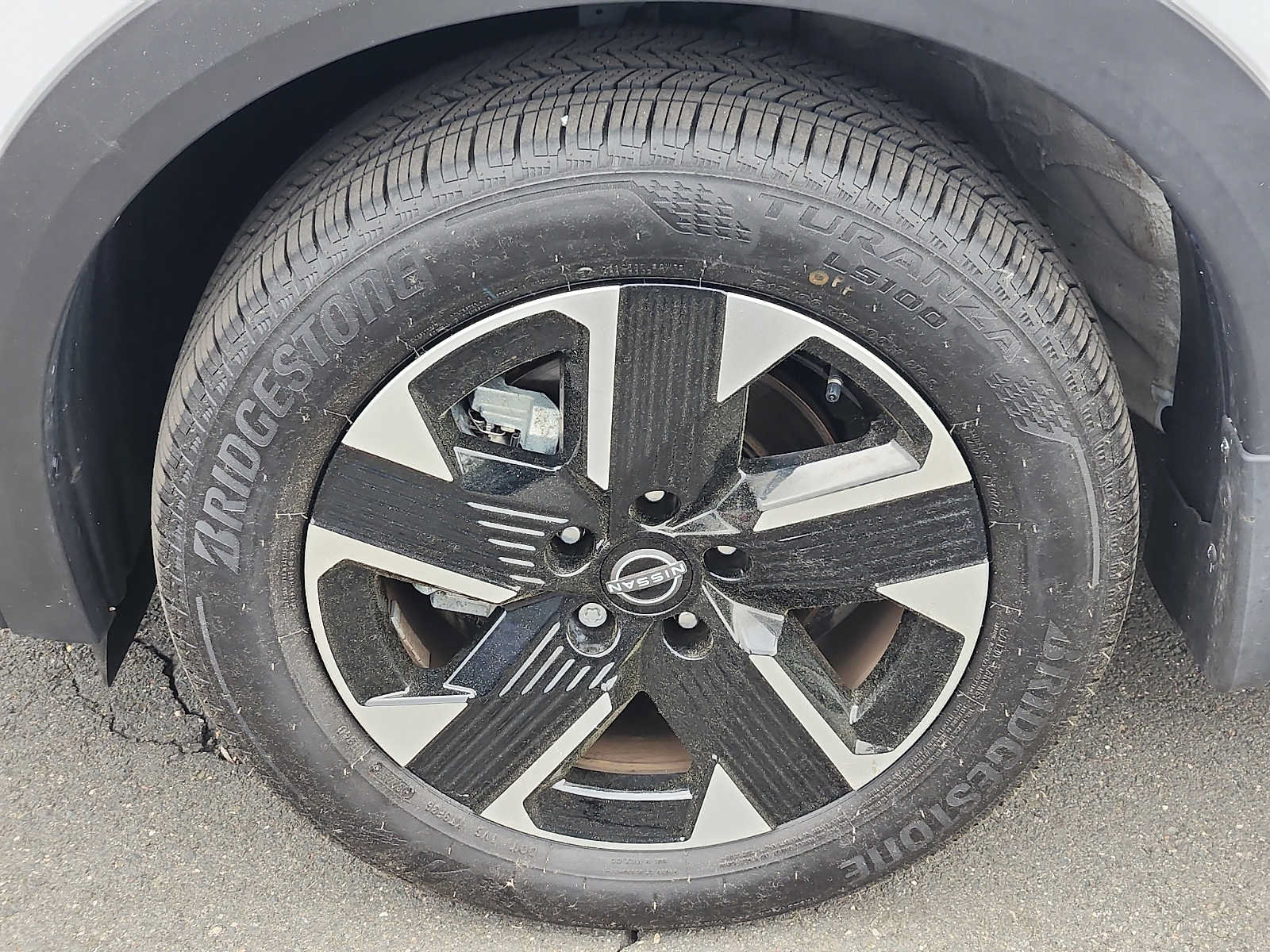 Certified 2025 Nissan Kicks SV w/ SV Premium Package AWD/4WD image 8