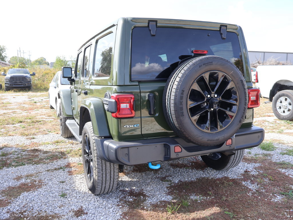 Used 2024 Jeep Wrangler Unlimited Sahara w/ Technology Group AWD/4WD image 22