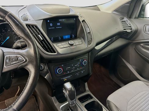 Used 2019 Ford Escape SE image 25