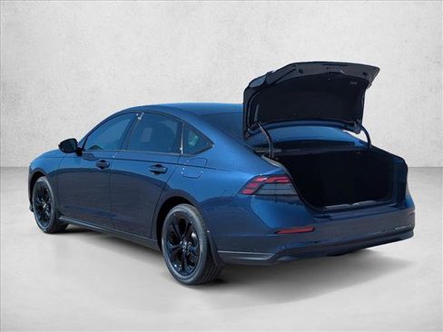 Certified 2025 Honda Accord SE image 9