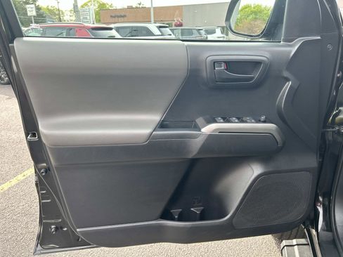 Used 2023 Toyota Tacoma SR5 AWD/4WD image 18