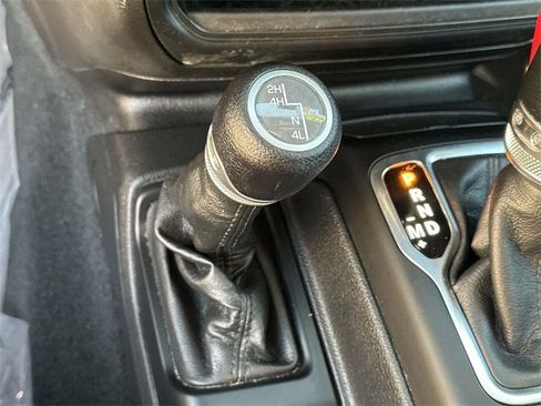 Used 2023 Jeep Wrangler Sport S image 36