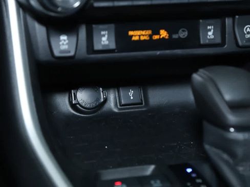 Certified 2020 Toyota RAV4 XLE image 26