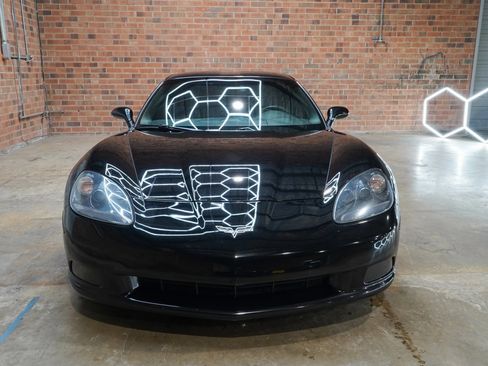 Used 2008 Chevrolet Corvette Coupe w/ Z51 Performance Package RWD image 6