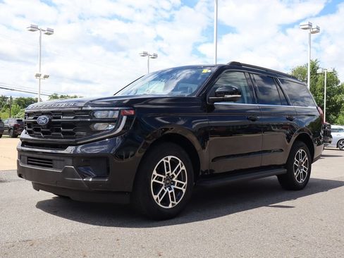Used 2025 Ford Expedition Active AWD/4WD image 8