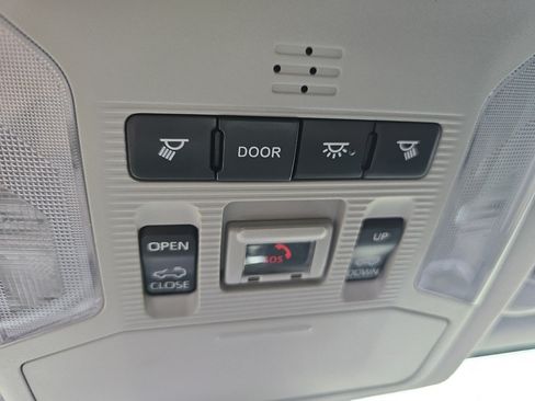 Used 2021 Toyota RAV4 Limited AWD/4WD image 31