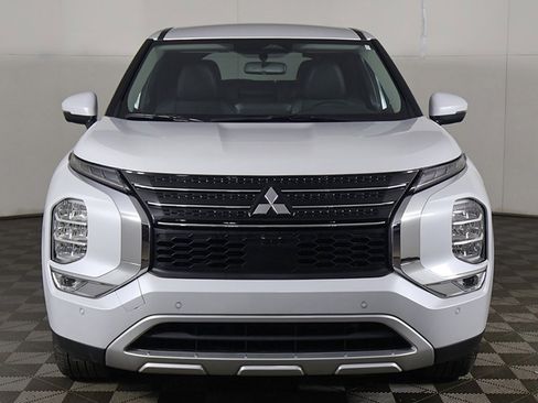 Used 2024 Mitsubishi Outlander SE image 11