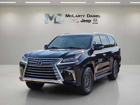 Used 2020 Lexus LX 570 4WD w/ Luxury Package image 2