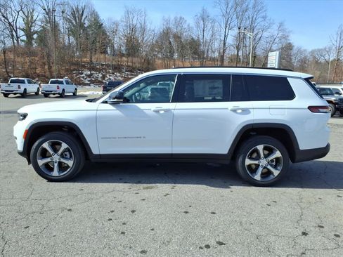 New 2025 Jeep Grand Cherokee L Limited w/ Luxury Tech Group II image 5