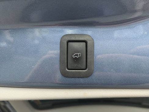 Used 2017 Toyota Highlander XLE FWD image 21