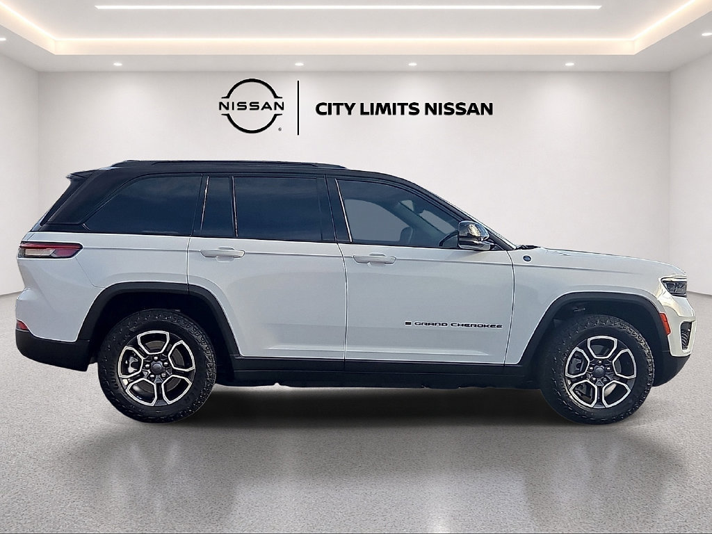 Used 2023 Jeep Grand Cherokee Trailhawk AWD/4WD image 6