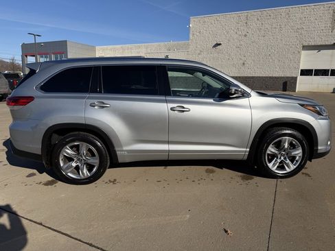 Used 2019 Toyota Highlander Limited image 6