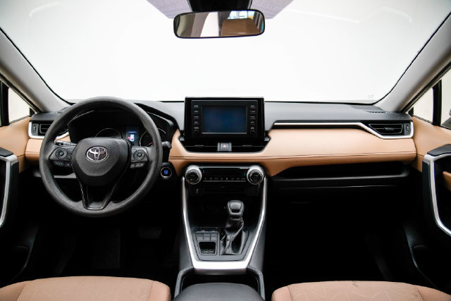 Used 2019 Toyota RAV4 XLE w/ All Weather Liner Package AWD/4WD image 18