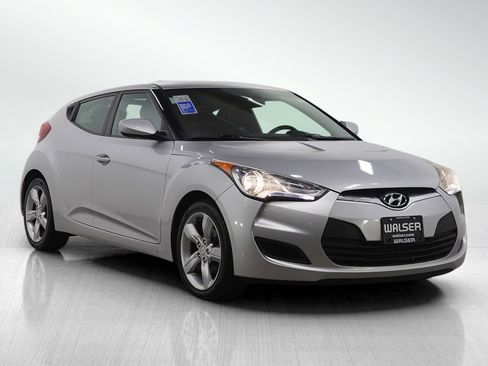 Used 2015 Hyundai Veloster image 7