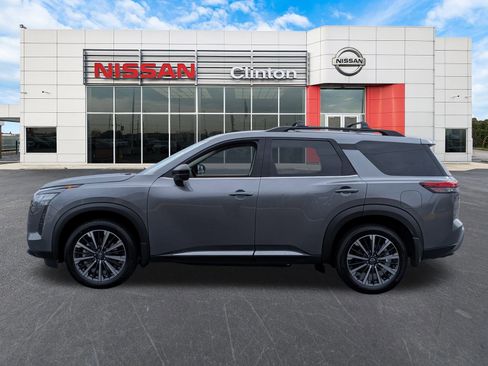 New 2026 Nissan Pathfinder Platinum FWD image 6