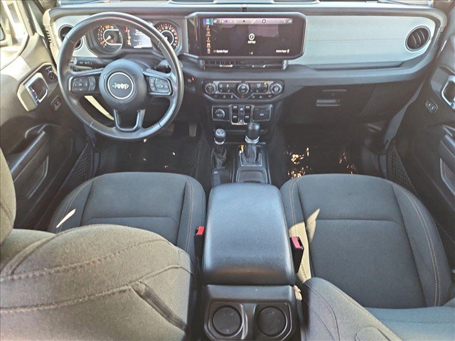 Used 2024 Jeep Wrangler Unlimited Sport AWD/4WD image 17